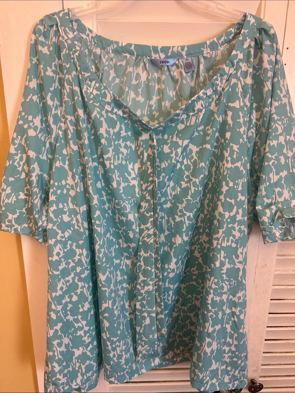 Izod Teal and White Printed Women's Blouse